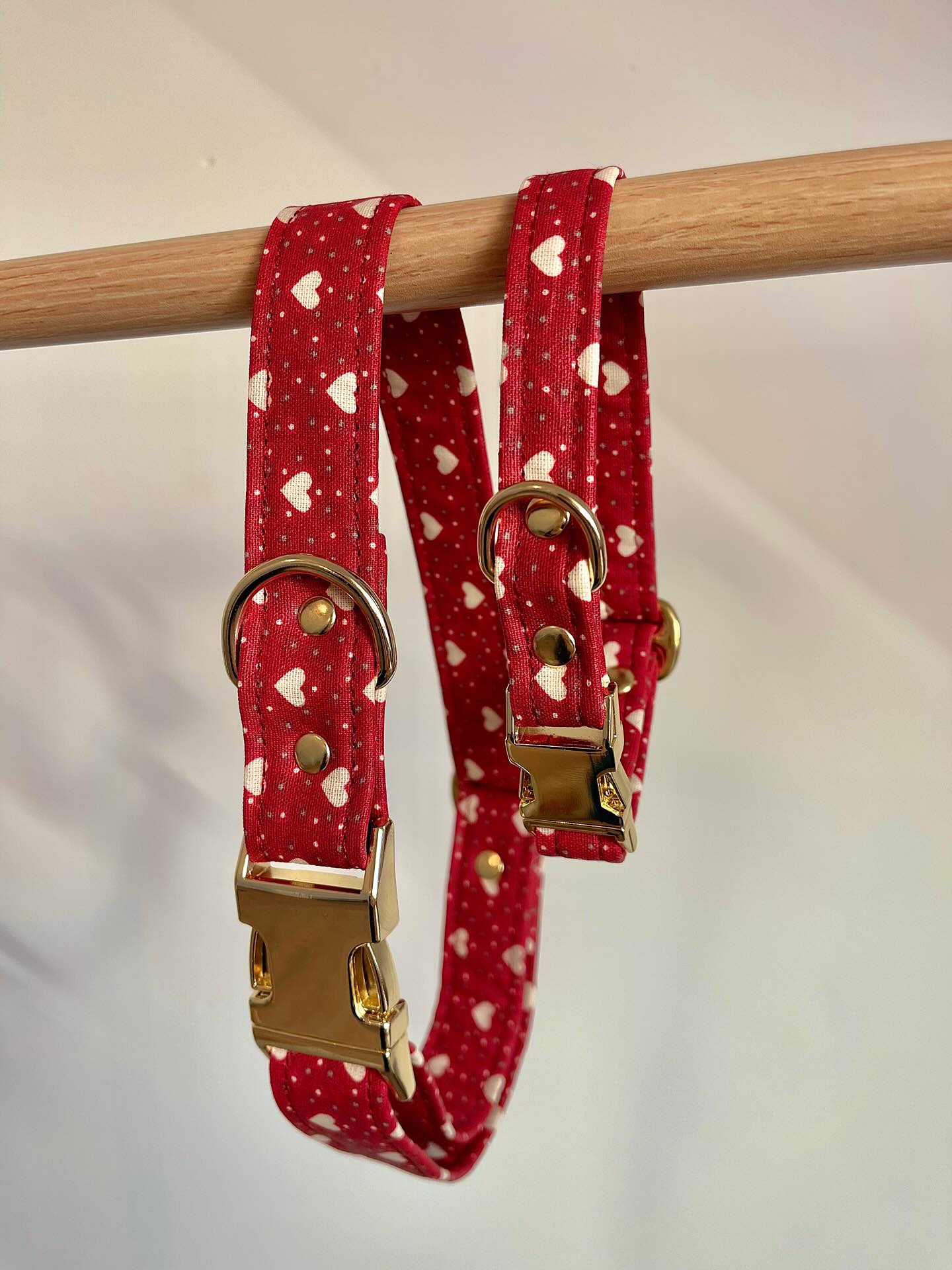 COLLIER LOVE