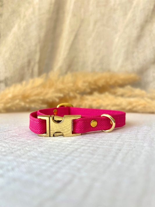 COLLIER MOLLY